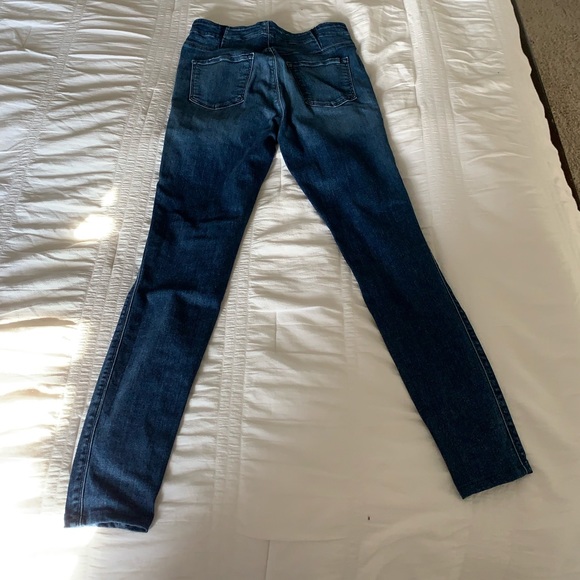J Brand Natasha high rise jeans slightly distressed - Picture 6 of 7
